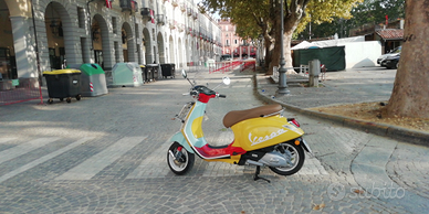 Vespa Primavera Wotherspoon