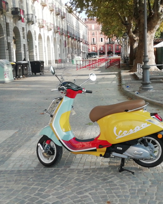 Vespa Primavera Wotherspoon