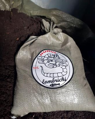HUMUS DI LOMBRICO BIO AL 100%