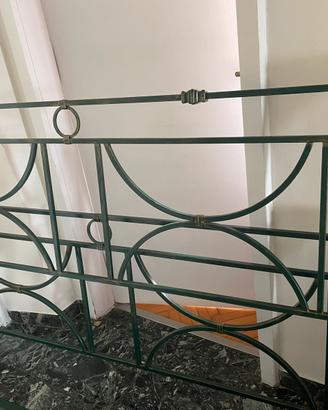 Struttura letto matrimoniale in ferro battuto