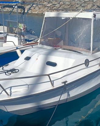 Barca Pilotina Cabinata 5,80 Motore Honda 40/60 CV