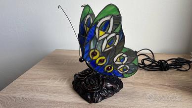 Lampada da tavolo stile Tiffany farfalla
