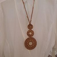 collana lurex bronzo con perline lavorata uncinett