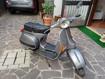 Vespa P200E