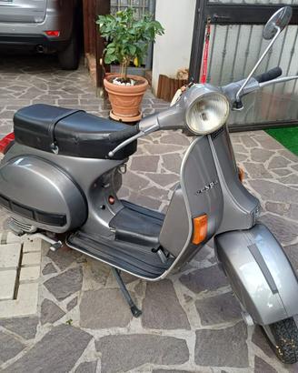 Vespa P200E