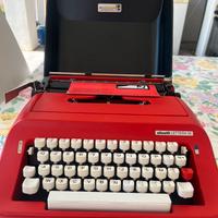 Macchina da scrivere OLIVETTI