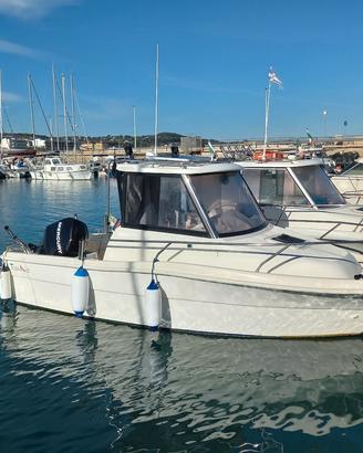 Barca pilotina cabin fisch  5,50