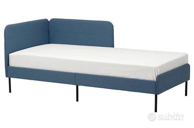 letto ikea  BLÅKULLEN con testata angolare.