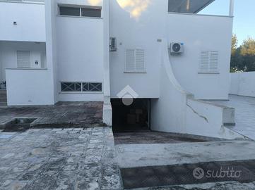 DEPOSITO A MOLA DI BARI