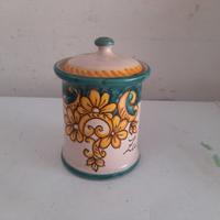 Barattolo in ceramica dipinto a mano