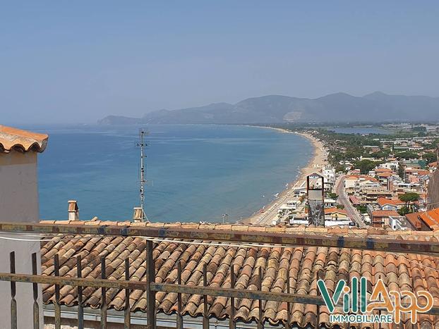 Appartamento trilivello vista MARE e Isole Pontine