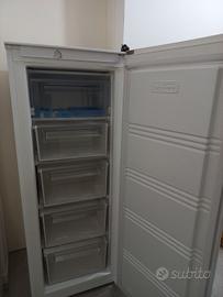 congelatore ad anta con cassetti