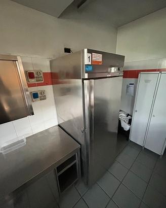 Armadio Frigorifero Professionale AMBACH 700 Litri