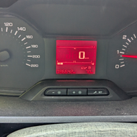 Peugeot partner con cabina mobile