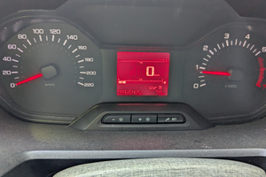 Peugeot partner con cabina mobile