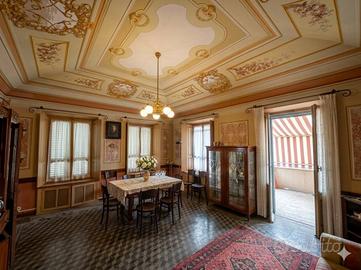 Villa di 375 m² con più di 5 locali e box auto dop