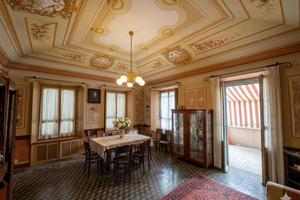 Villa di 375 m² con più di 5 locali e box auto dop