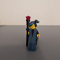 LEGO minifigure strega con bastone magico