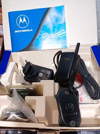 Motorola V3688 vintage 1999 completo