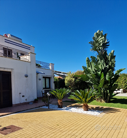 Villa unifamiliare con giardino e piscina