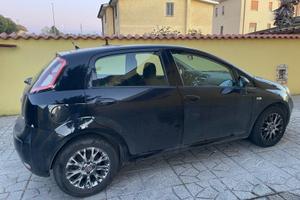 Fiat Punto Evo incidentata