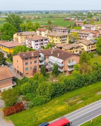 4 LOCALI A REGGIO NELL'EMILIA