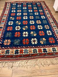 Tappeto persiano di manifattura turca