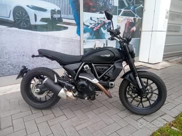 Ducati Scrambler 800 Icon Dark