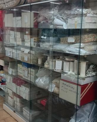 merceria, corredi, sposa, tessuti e altro in stock