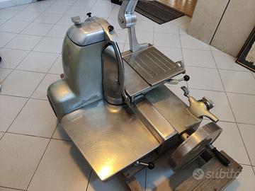 La prima affettatrice a volano Omas S9 ANNI '50