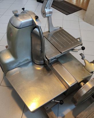 La prima affettatrice a volano Omas S9 ANNI '50
