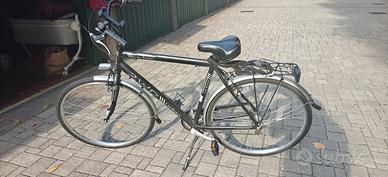 Bicicletta 2WD Urban 28" uomo nera