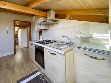 Singola in Mansarda, Tutte le Utenze comprese