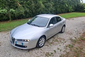Alfa Romeo 159 1.9 JTDm pronta da usare ben tenuta