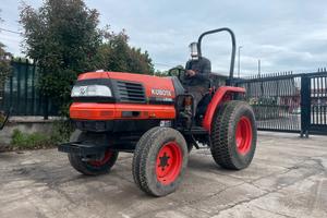 T28 Trattore Kubota 50 CV per prati