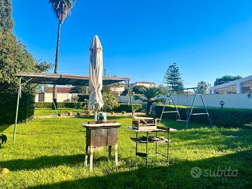 Arenella | Villa su via Isole delle Molucche