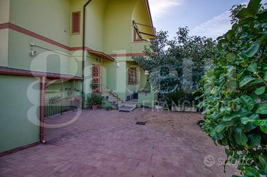 Villetta quadrifamiliare Guidonia Montecelio