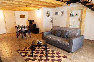 Casa con soppalco in centro storico 