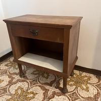 Comodino vintage in legno