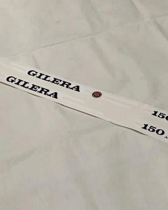 ADESIVI GILERA ARCORE 150 BIANCO SCRITTA NERA RICA