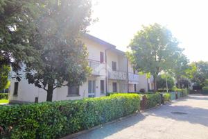 VILLA A SCHIERA A CADELBOSCO DI SOPRA