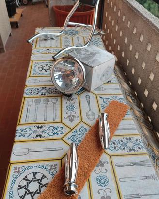 acc.moto custom: FARO MANUBRIO MANOPOLE SISSY BAR