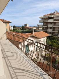 Appartamento di 100 m² con 4 locali a Vallecrosia
