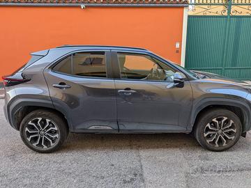 Yaris Cross 05 2023 allestimento trend 30000km