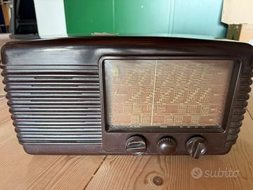 Radio epoca Magnadyne S22 in bachelite