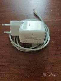 Alimentatore Apple 12W originale  + cavo omaggio