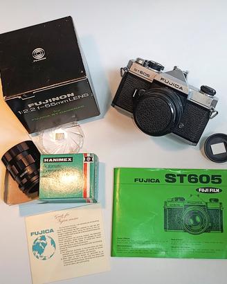 Reflex Fujica ST605 con teleobiettivo e accessori 