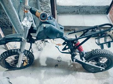 pit bike senza motore con plastiche 