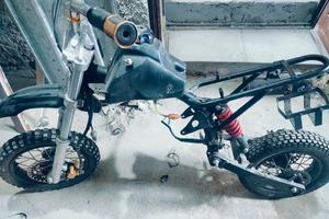 pit bike senza motore con plastiche 