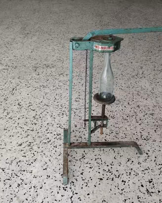 tappatrice a colonna per bottiglie "Mondial"  